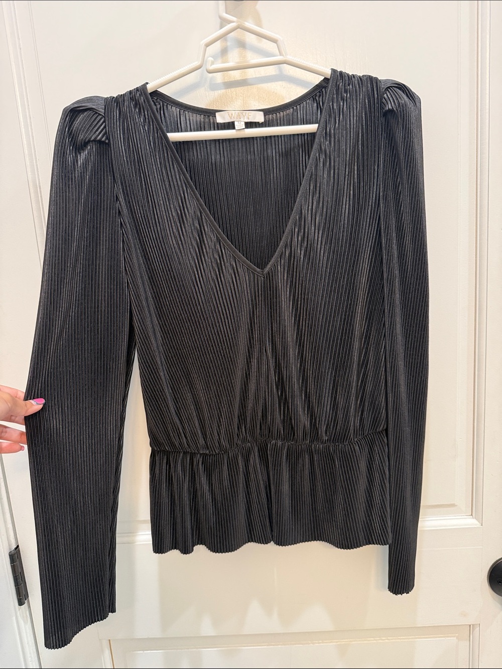Wayf Black Pleated V-Neck Long Sleeve Blouse